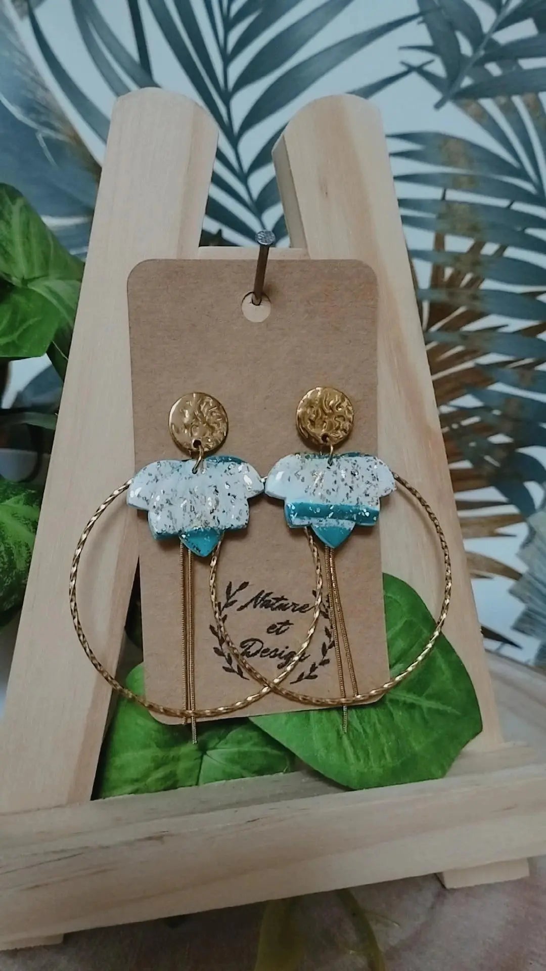 Boucles d’oreilles créoles fleur blanche & turquoise – fait main – acier inoxydable doré - Nature et design